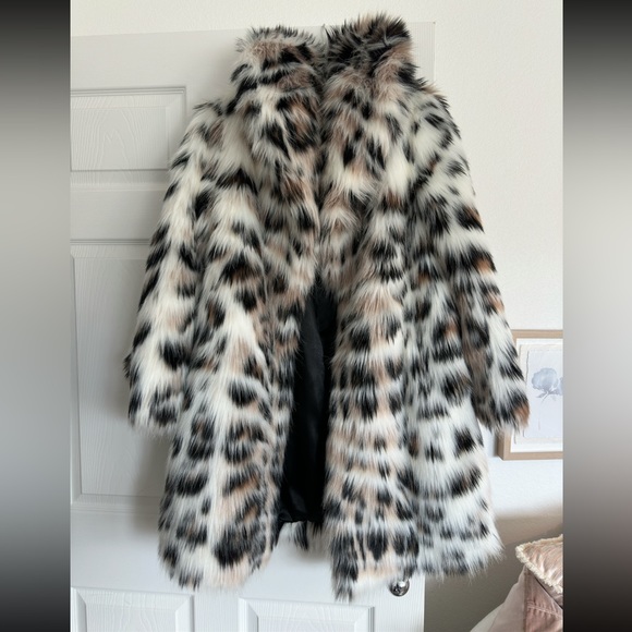 Donna Salyers fabulous faux fur - Picture 2 of 5